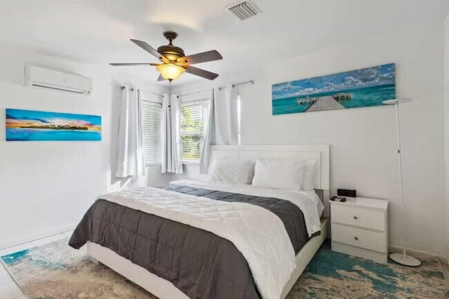 Building Photo - 1925 NE 29th Ct