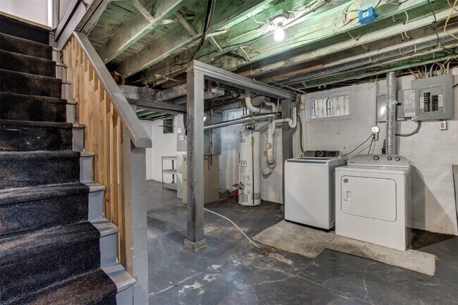 Building Photo - 7716 Lovella Ave