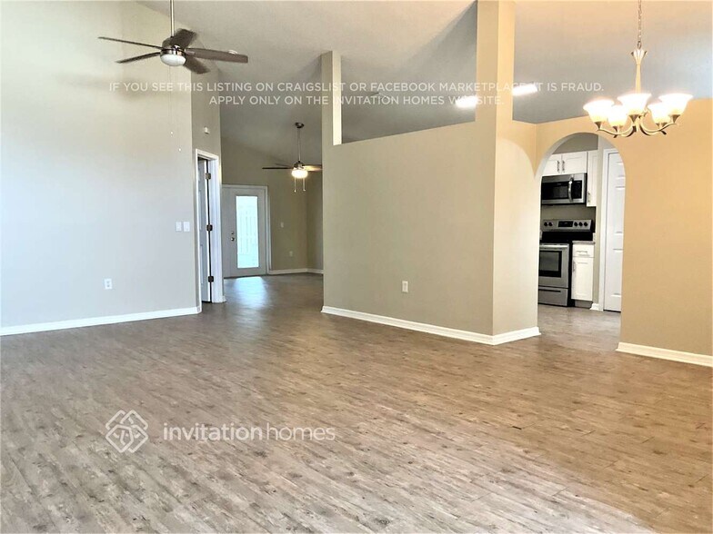 Building Photo - 6711 Fawn Ridge Dr