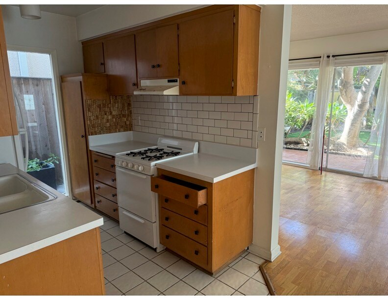 Building Photo - 30 28th Ave