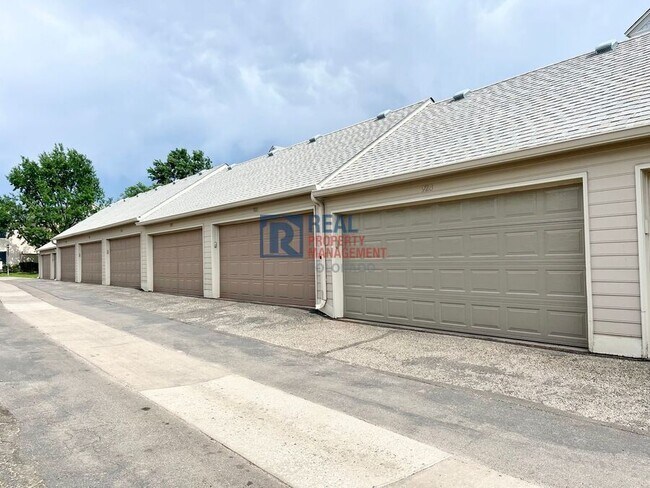 Building Photo - 5708 E 10th Ave