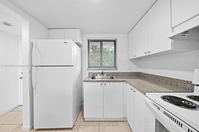 Primary Photo - 2611 NW 56th Ave