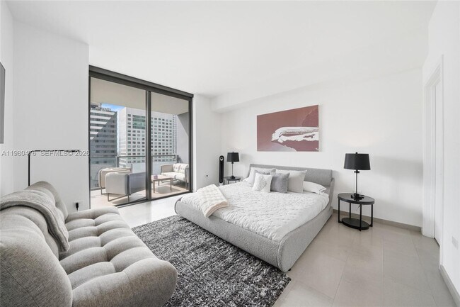 Building Photo - 88 SW 7th St