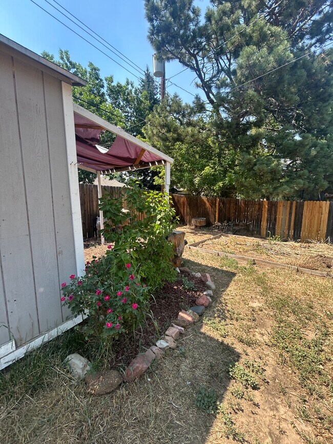 Building Photo - 1618 Querida Dr
