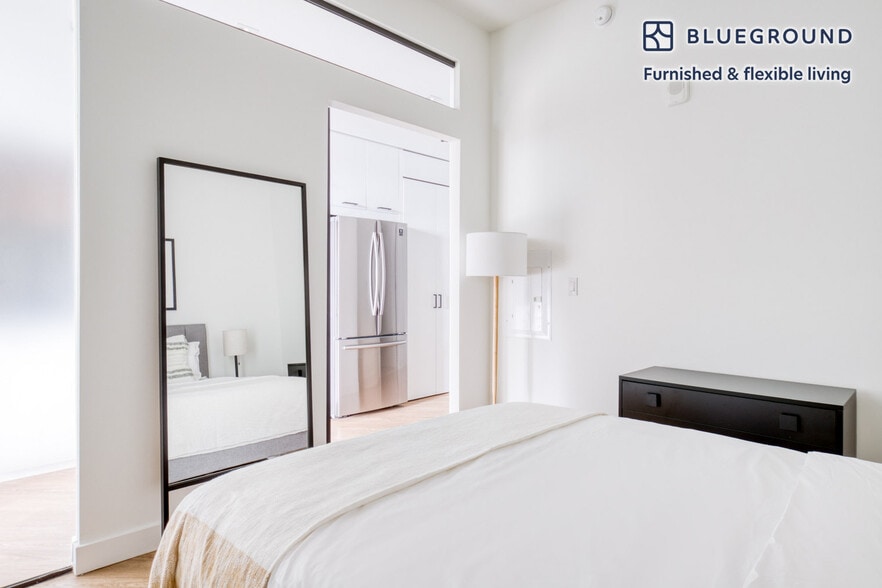 Building Photo - 550 Morse St NE