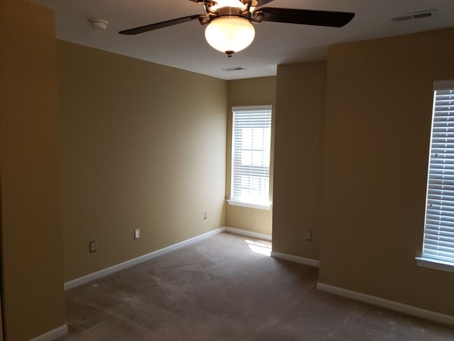 Building Photo - Beautiful home in Ballantyne