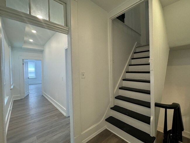 Building Photo - 7 Bed/3 Bath Mins. from UC Campus $775/pp ...