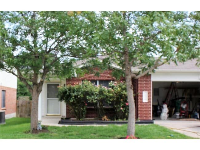 Building Photo - 1806 Lloydminister Way