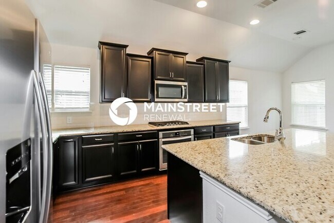 Building Photo - 3 Bedroom Pet-Friendly Home in Denton, TX with Main Street Renewal