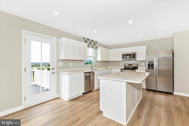 Building Photo - 38 Diopside Dr