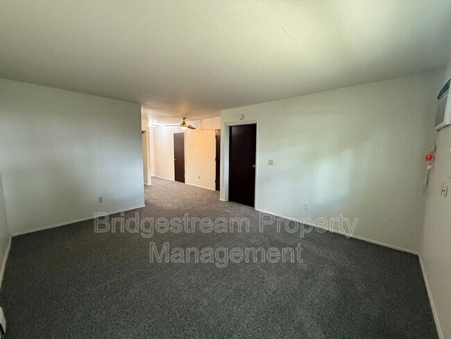 Building Photo - 222 Sherman St