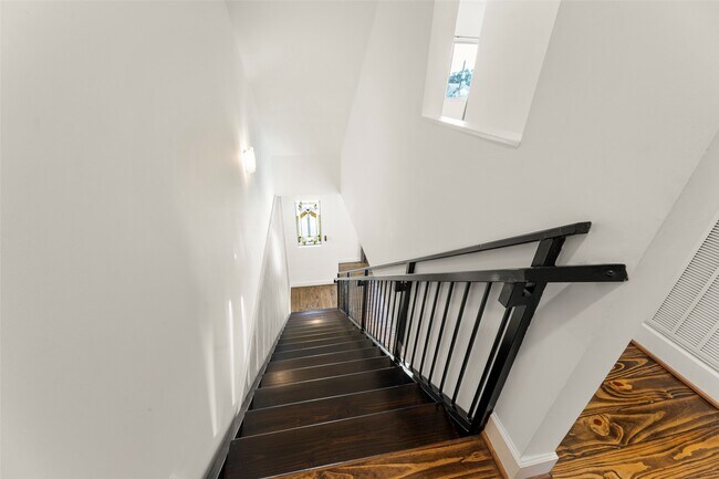 Building Photo - 1524 Blodgett St