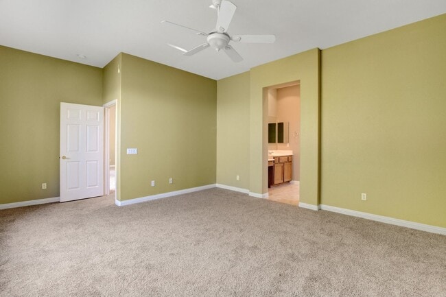 Building Photo - ELEGANT Single Story, 2 Bedroom Home in ANTHEM Gated Community!