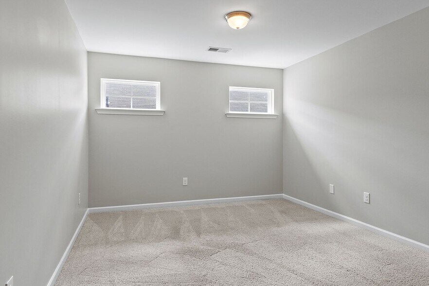 2nd floor shared space - 207 Royal Way