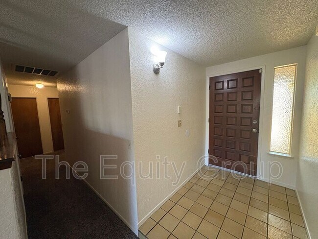 Building Photo - 947 W Seeger Ave