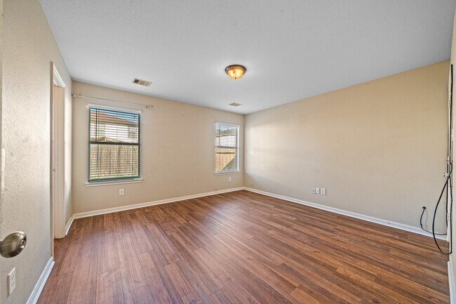 Building Photo - 20758 Cypress Crescent Ln