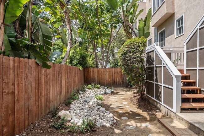 Building Photo - Emmet Terrace Triplex