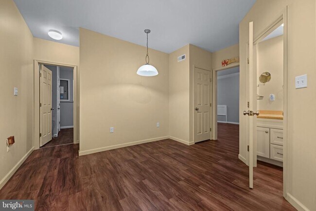 Building Photo - 4018 Tiber Falls Dr