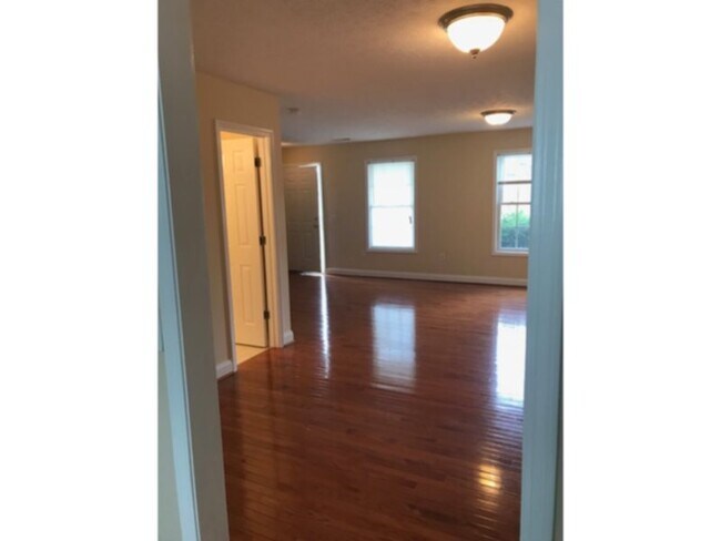 Building Photo - 1115 Moose Dr