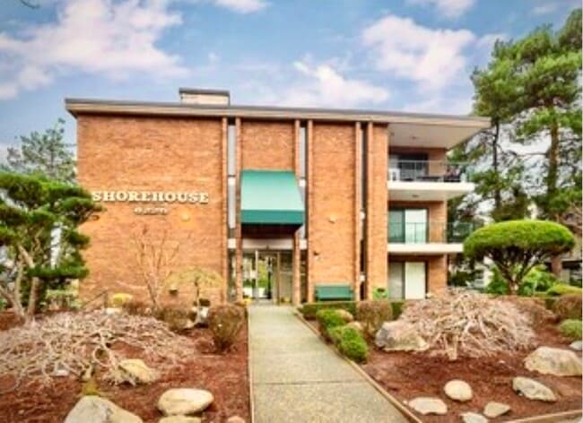 Building Photo - 6225 Lake Washington Blvd NE