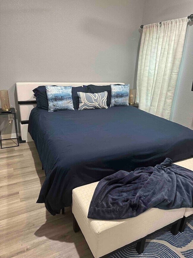 Building Photo - 7925 Brandon St