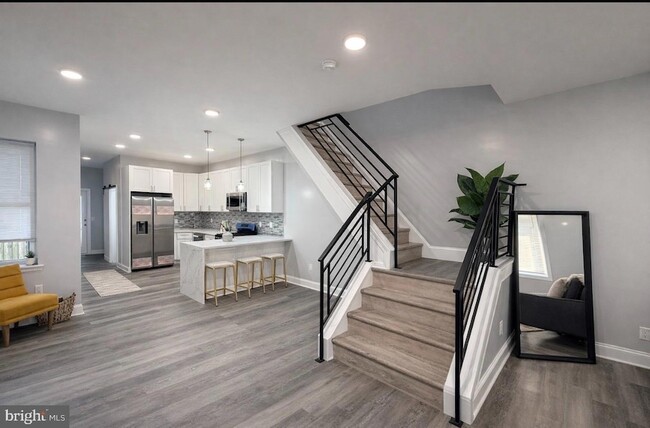 Building Photo - 3841 N Sydenham St