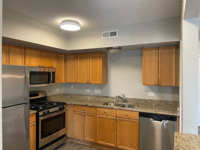 Building Photo - 655 Perrie Dr