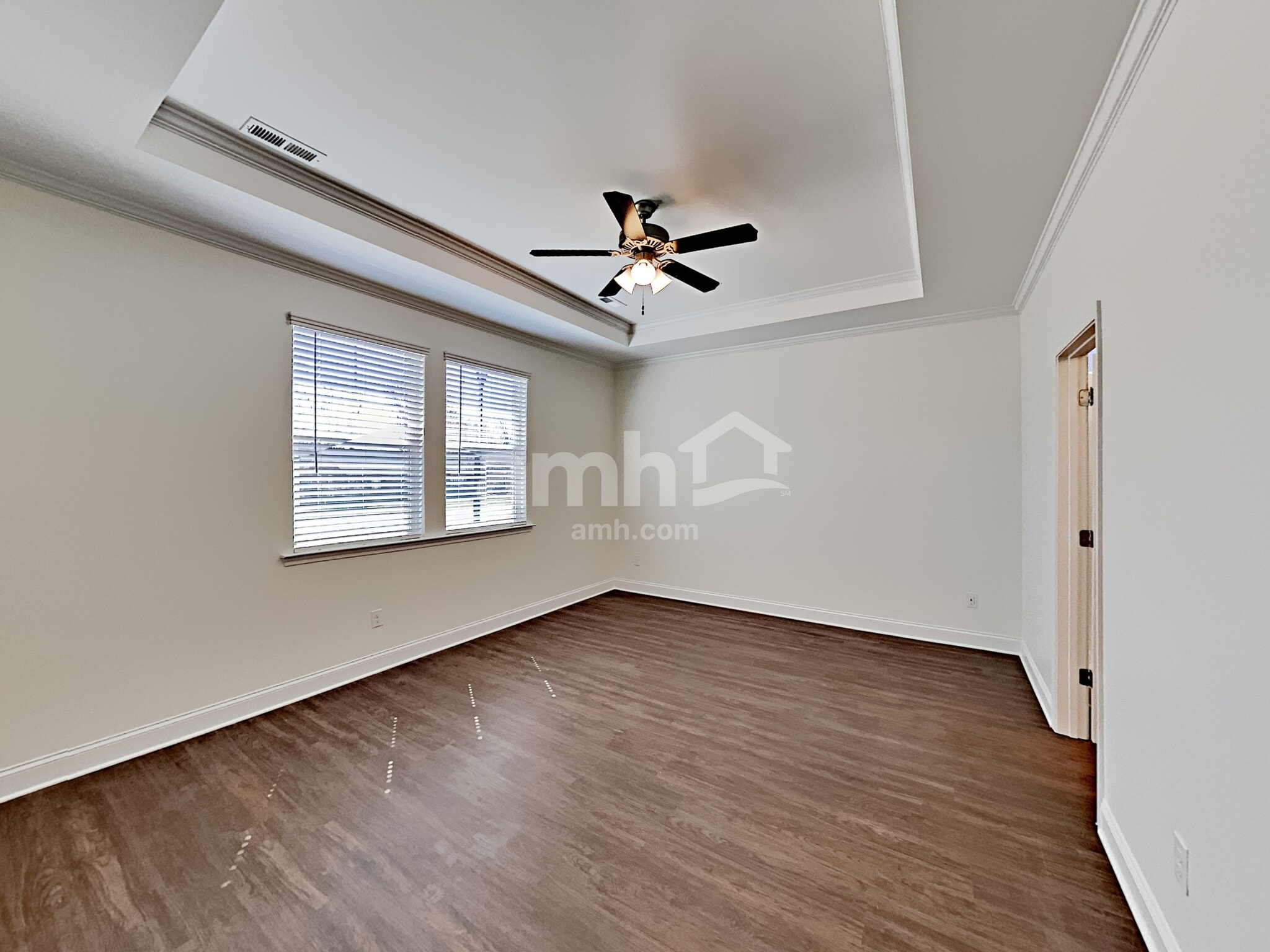 Building Photo - 215 Stowe Rd