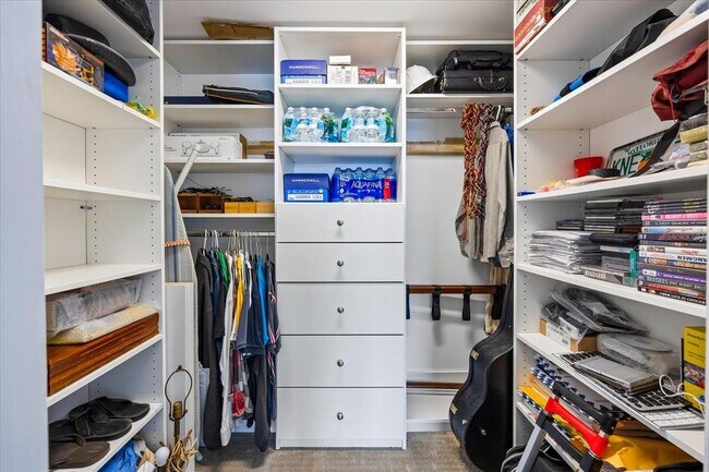 Building Photo - 5200 Brittany Dr S