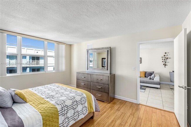 Building Photo - 6917 Collins Ave