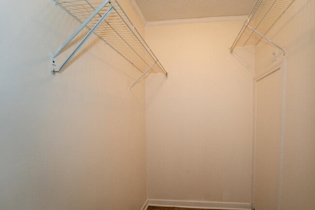 Building Photo - 37 Evergreen Ave