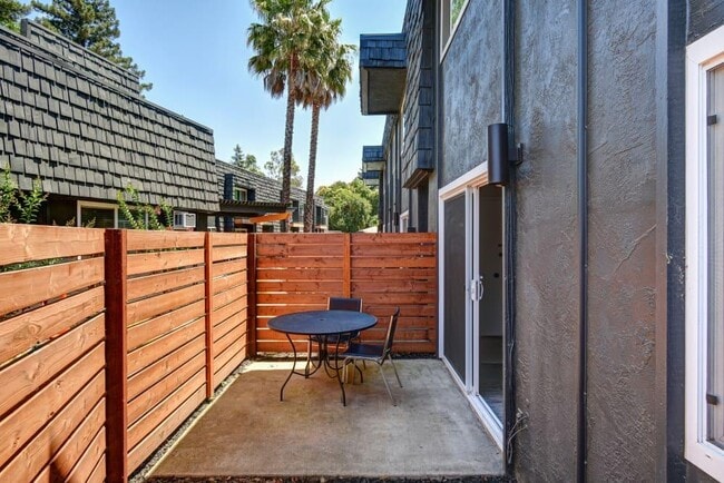 Building Photo - 935 Johnfer Way