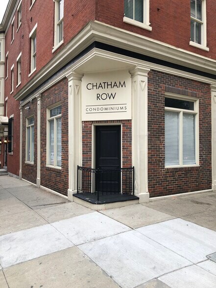 Corner Front of Building - 1502 Mount Vernon St