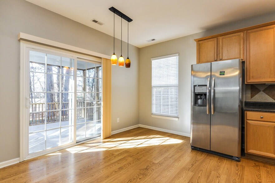 Building Photo - 650 Ashbrittle Dr