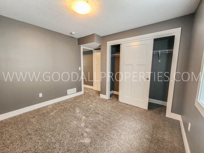 Building Photo - A Must See 4 Bedroom 3.5 Baths in Norwalk with a 3 Car Garage!!!