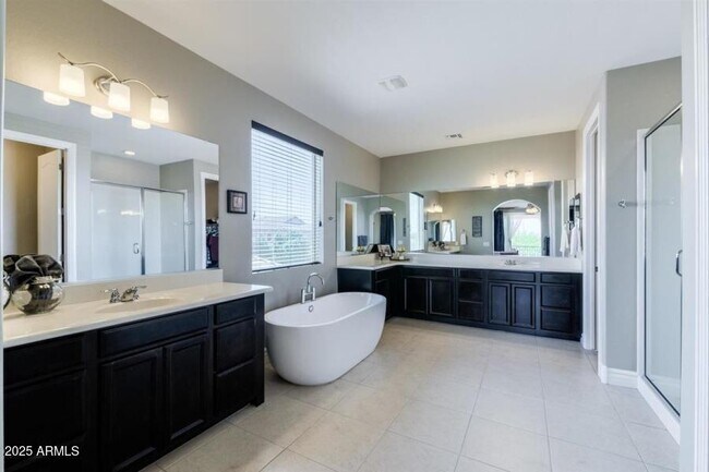 Building Photo - 5104 S Salk Ln