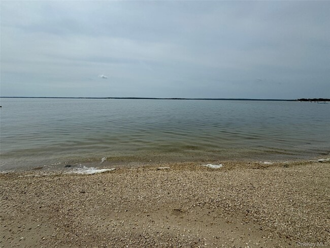 Building Photo - 1429 Peconic Bay Blvd