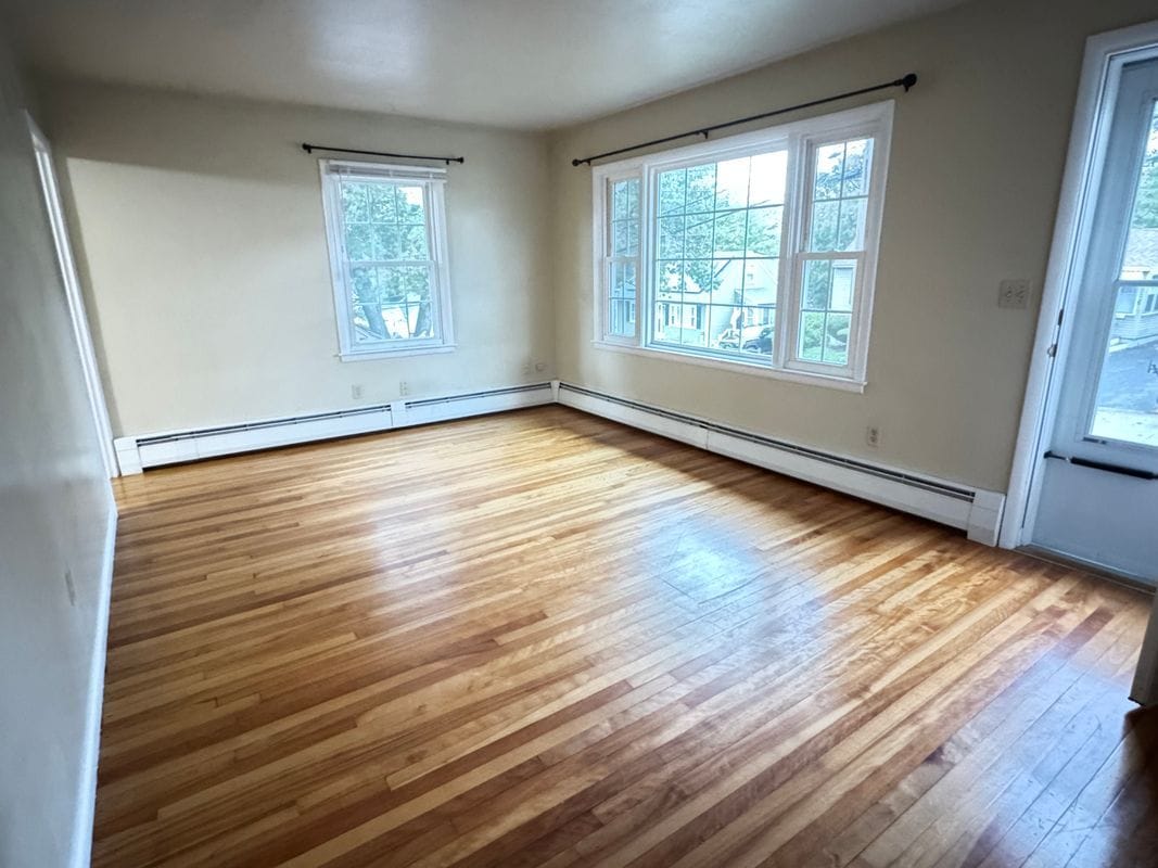 Building Photo - 81 Maurice St