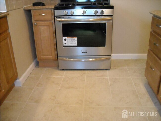 Building Photo - 301 Penfield Pl