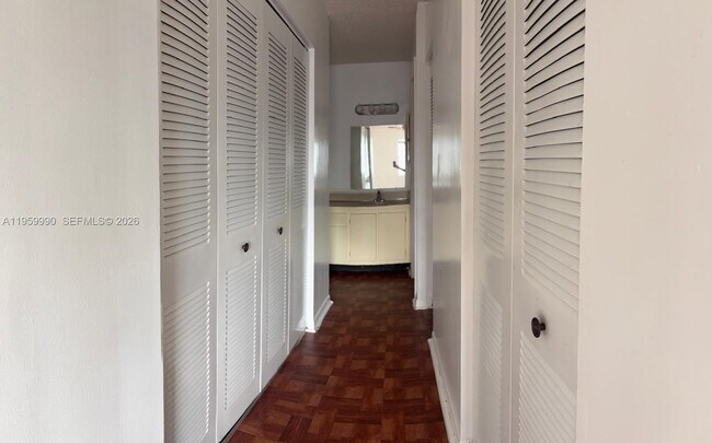 Building Photo - 6911 SW 129th Ave