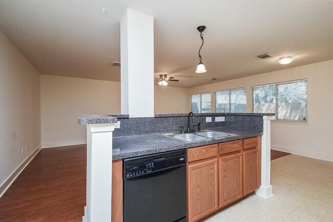 Building Photo - 5726 Silver Oak