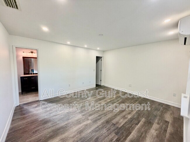 Building Photo - 8035 56th Ct E