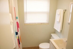 Building Photo - 5009 TANGERINE AVE S