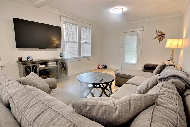 Building Photo - 3579 Carnes Ave