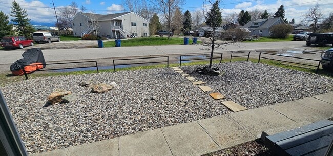 Building Photo - Fully Furnished, All Utilities Included, Dog Friendly 1 Bed 1 Bath Available Now!