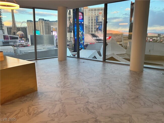 Building Photo - 3726 S Las Vegas Blvd