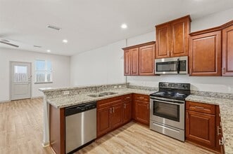 Building Photo - 630-634 Magnolia Bend