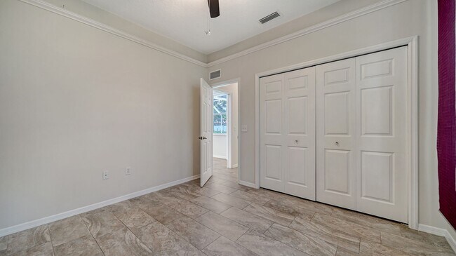 Building Photo - 4-Bedroom Home with Pool in Eastlake Commu...