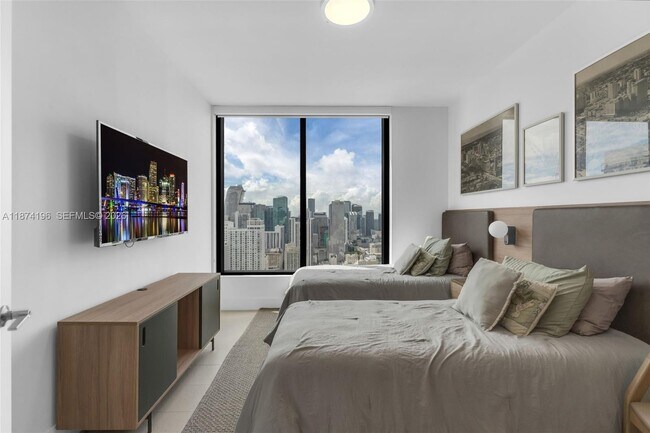 Building Photo - 159 NE 6th St