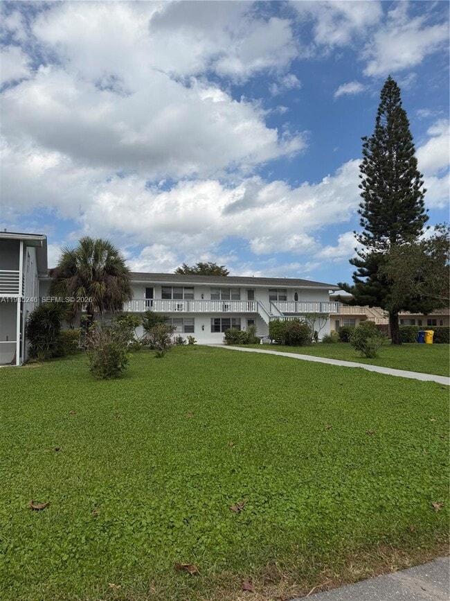 Building Photo - 355 Sheffield O